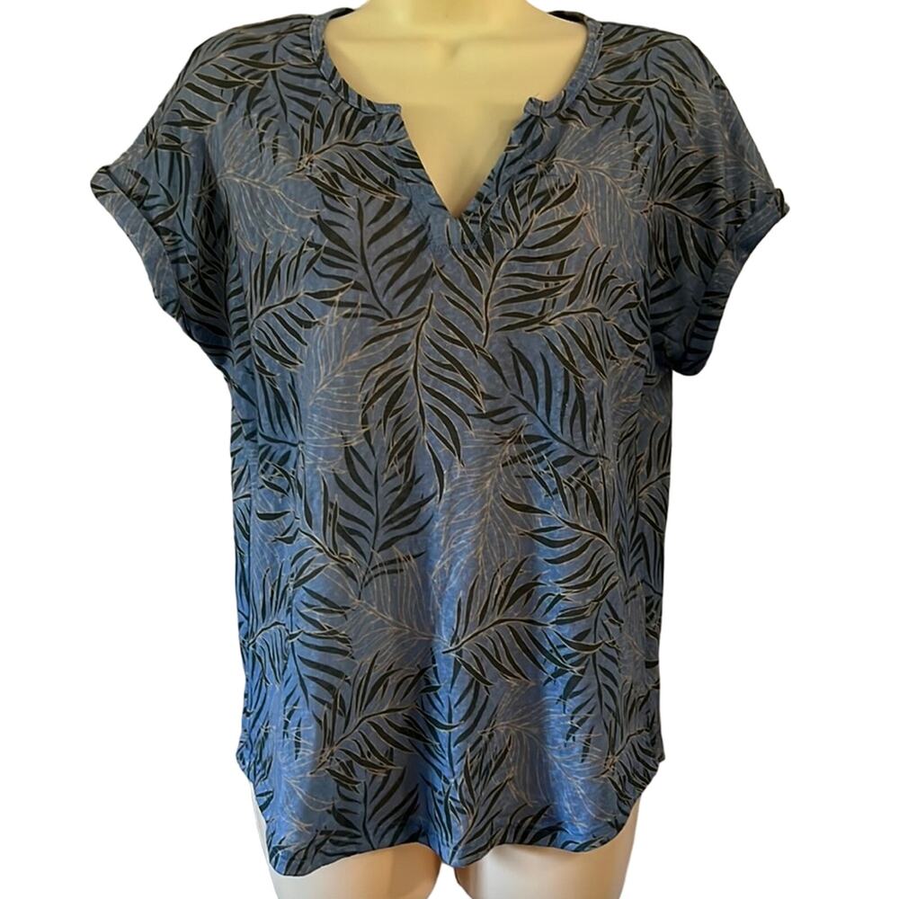 Kate Park Size M Blue Leaf Print Knit Top Blouse Woman Pullover